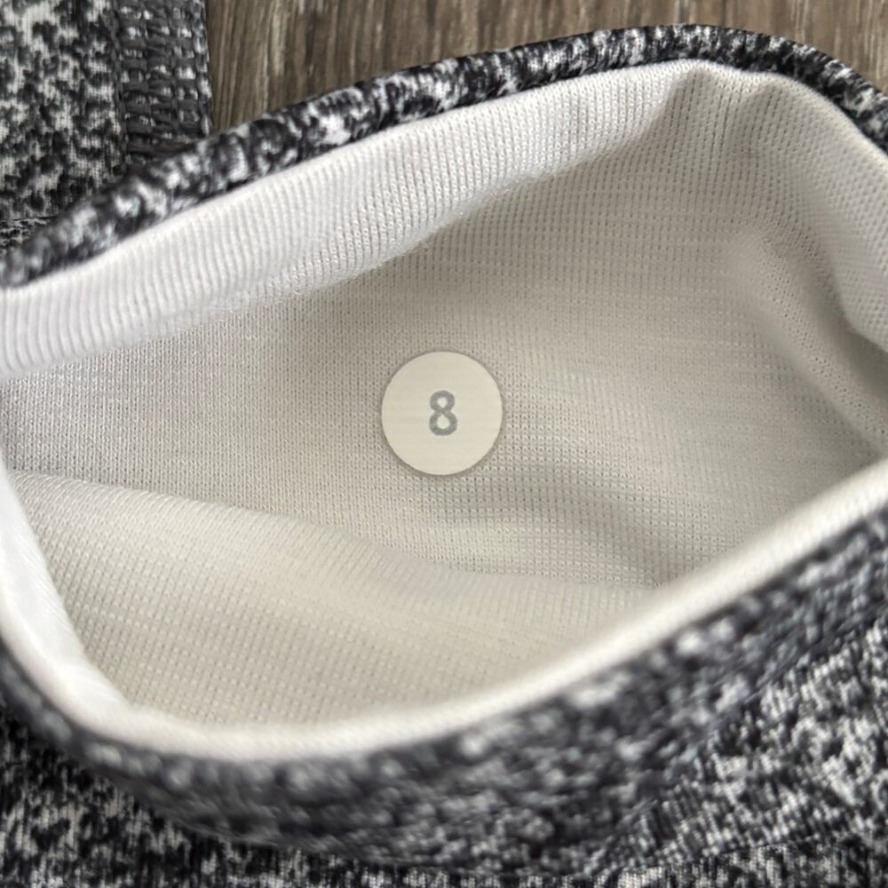 Lululemon Wunder Under Crop Legging in Speckled Black and White - Size: 8 - Picture 6 of 8